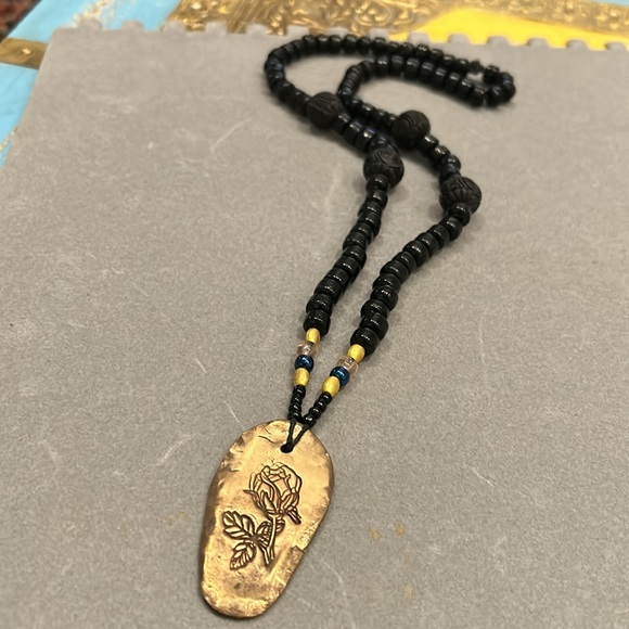 Unique Rose Necklace - Picture 4 of 7